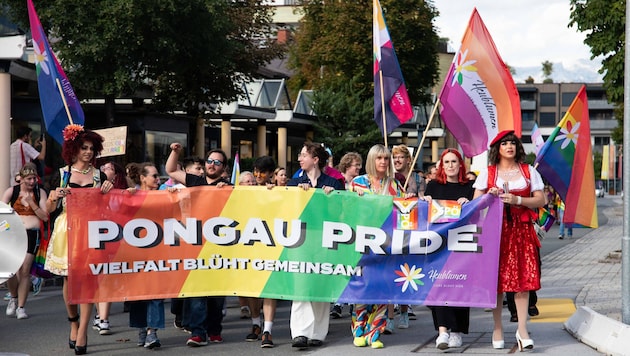Bei der Demonstration in St. Johann ging es bunt und friedlich zu.