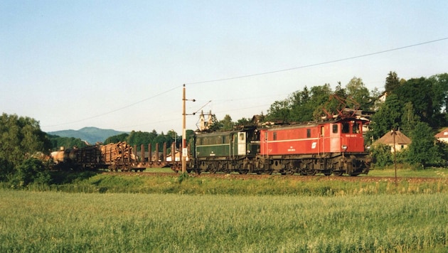 Zwischen St. Veit und Klagenfurt wurde die Strecke schon früh elektrifiziert.