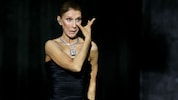 Mit Tränen in den Augen hat Superstar Céline Dion vor Zehntausenden Fans ihr Bühnen-Comeback ...