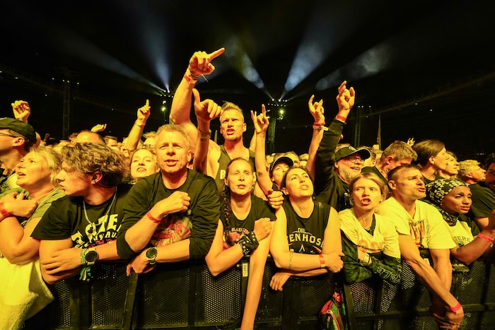 Die Fans dankten den Hosen ein großartiges Konzert mit liebevoller Inbrunst und Top-Kondition