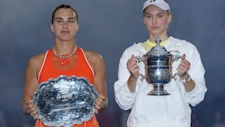 Aryna Sabalenka (l.) und Jelena Rybakina