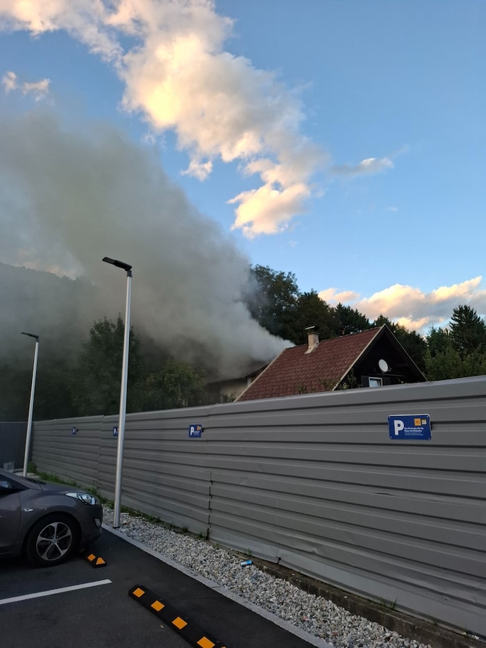 Die Rauchsäule war weithin sichtbar.