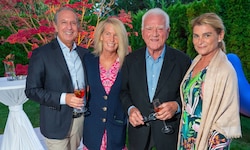 Michael Krüger mit Frank Stronach sowie Cindy und Ines