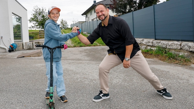 Jonas (11) und Harald Leitner (45) halfen entscheidend mit, drei mutmaßliche Diebe dingfest zu ...