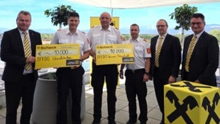 Übergabe an die Vertreter des Bezirksfeuerwehrkommandos Neunkirchen und Wiener Neustadt seitens ...
