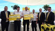 Übergabe an die Vertreter des Bezirksfeuerwehrkommandos Neunkirchen und Wiener Neustadt seitens ...
