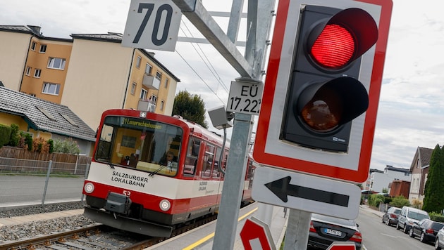 Seit Sonntag fährt die Lokalbahn – begleitet von ständigem Läuten.