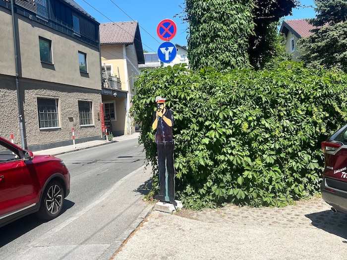 Seit Juni steht der Holzbeamte in der Rochusgasse.