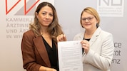 Die Ärztinnen Kamaleyan- Schmied (li.) und Fedra Machacek fordern die Adipositas- Behandlung auf ...