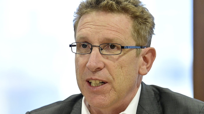 Volksanwalt Bernhard Achitz setzt sich für Dragan V. ein. Die Pflege zu Hause kostet 50.000 ...