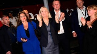 Die Sozialdemokratin Magdalena Andersson (MItte) darf dich Hoffnungen auf eine Rückkehr als ...