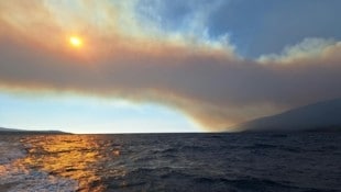 Riesige Rauchschwaden ziehen über die kroatische Insel Brac.