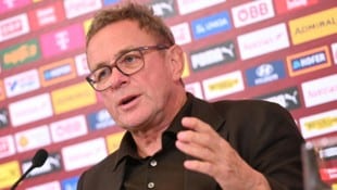 Ralf Rangnick hat seinen ersten ÖFB-Kader nach der WM berufen.