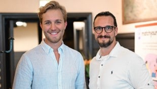 Praxiskollegen Thomas Kaufmann (links) und Gregor Studlar erleichtern per Internet den Weg zum ...