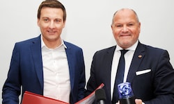 SPÖ-Chef Sven Hergovich und Nationalrat Alois Schroll fordern den Erhalt der betroffenen ...