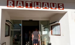 Der vorgezogene Wahltag erfolgte im Rathaus der Gemeinde.