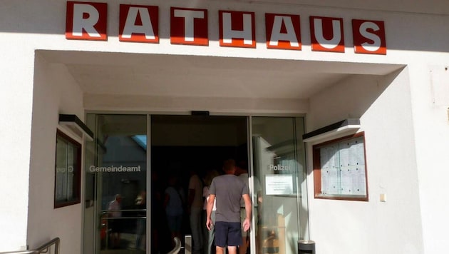 Der vorgezogene Wahltag erfolgte im Rathaus der Gemeinde.