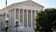 Der Supreme Court in Washington lehnte einen Eilantrag der Regierung ab, mit dem restriktive ...