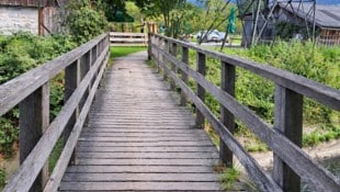 Die in die Jahre gekommene Brücke wird abgerissen und ersetzt.
