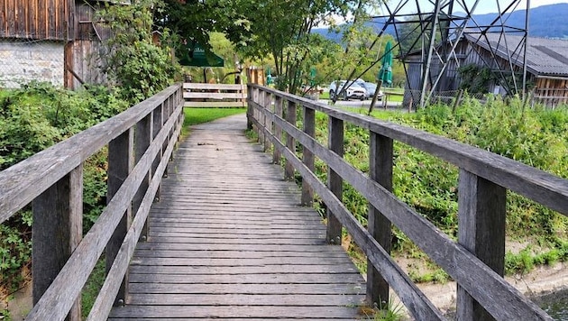 Die in die Jahre gekommene Brücke wird abgerissen und ersetzt.