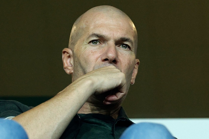 Wird Zinedine Zidane zum Streitschlcihter?