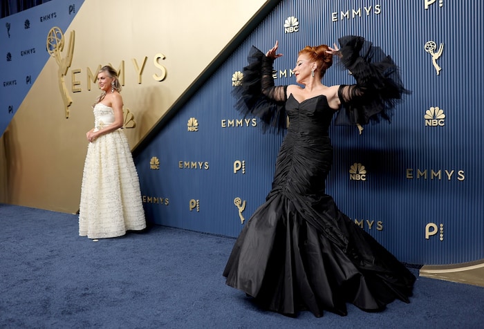 Lisa Ann Walter sorgte mit diesem Kleid für Halloween-Stimmung am Red Carpet.