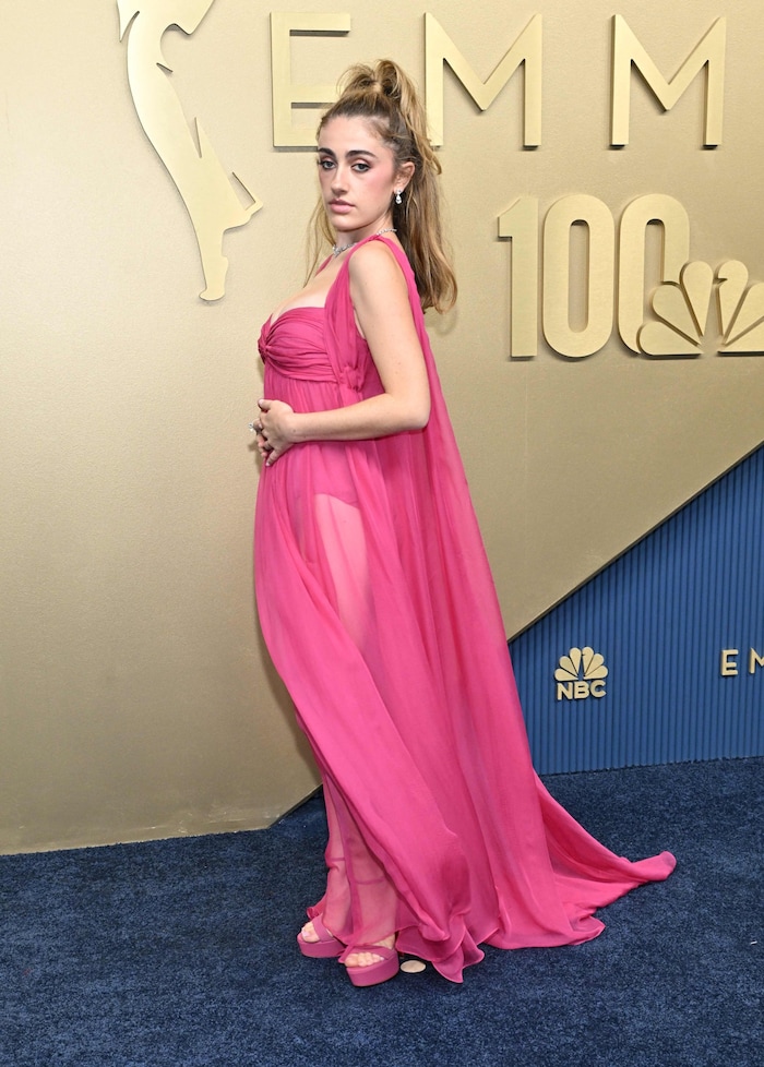 Rachel Sennott sah in ihrem zuckerlrosa Kleid aus wie eine Prom-Queen.