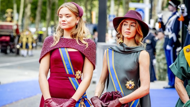 Prinzessin Ariane (l.) zeigte sich in einem Kleid vom Mama Maxima. Ihre Schwester, Prinzessin ...
