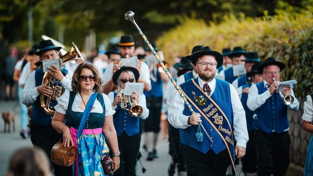 Jede Woche spaziert eine andere Musikkapelle bzw. ein anderer Musikverein entlang der Promenade.