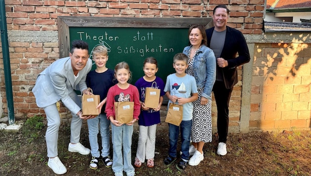 „Theater statt Süßigkeiten“: Anstelle von Naschereien erhalten die Taferlklassler Jahresabos.