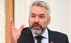 Als EBI-Vizepräsident klingt Karl Nehammer ganz anders als als Kanzler.