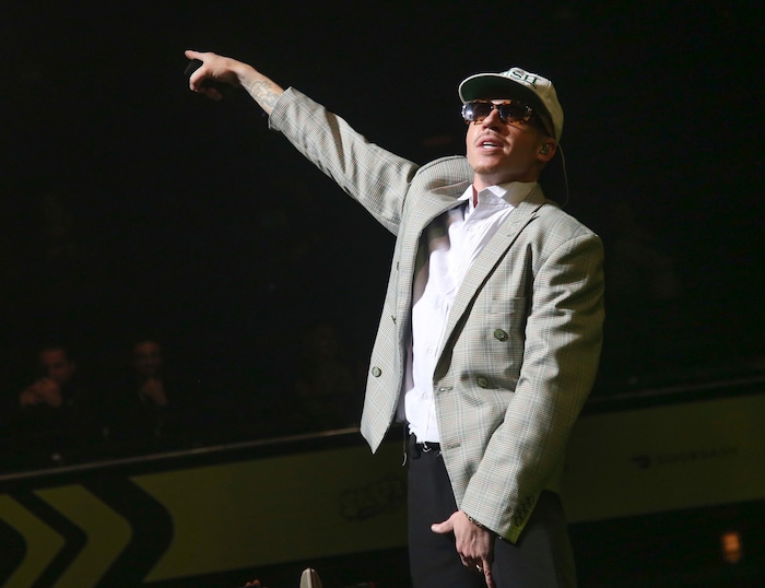 Als Vor-Act von Ed Sheeran hat US-Rapper Macklemore (hier bei einem Auftritt im Jahr 2023) mit ...