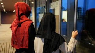 In vorläufig 55 Fällen müssen nun die Eltern von betroffenen Mädchen ein Gespräch in der Wiener ...