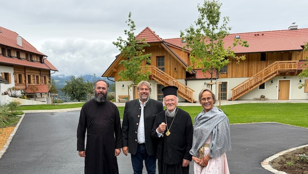 Metropolit Arsenios Kardamakis, Martin Kaspar, Patriarch Bartholomäus I. und Daniela Kapsar.