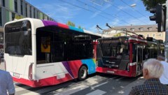 Die zwei verkeilten Busse