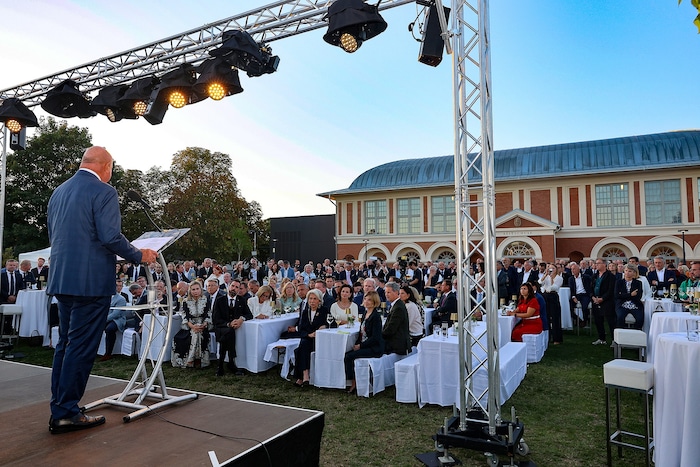 Bundeskanzler Christian Stocker machte sich vor 800 Gästen in Grafenegg für den Industrie- und ...