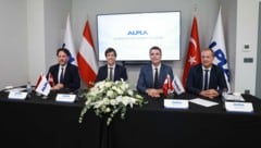 Verpackungsspezialist ALPLA eröffnete am 14. September ein neues Werk in Adana. Im Bild (von ...