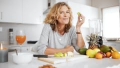 Im „Wechsel“ ist es wichtig, durch richtige Ernährung die Vielfalt der Darmbakterien zu ...