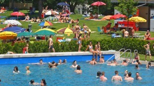 Das Freibad Tivoli bot immer wieder ein solches stark belebtes Bild.