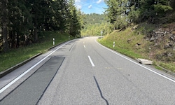 Die Spuren des Unfalls ziehen sich über 65 Meter.