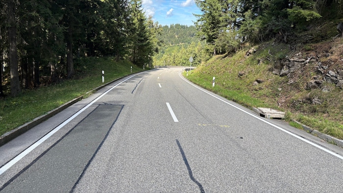 Die Spuren des Unfalls ziehen sich über 65 Meter.