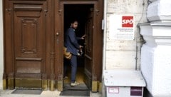Hinter verschlossenen Türen der SPÖ-Parteizentrale in Wien wurde im roten Kreis diskutiert. Im ...