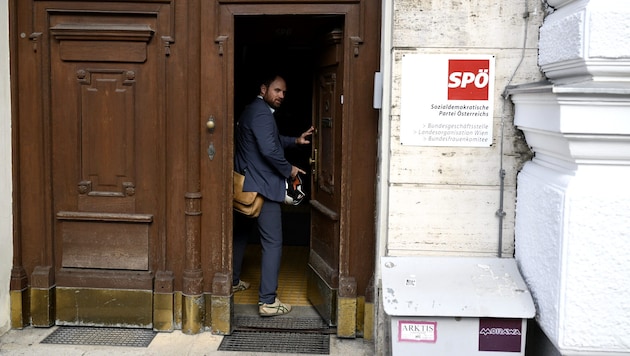 Hinter verschlossenen Türen der SPÖ-Parteizentrale in Wien wurde im roten Kreis diskutiert. Im ...