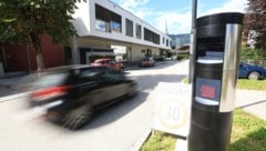 Einer von sieben Radargeräten in Kundl, die beide Fahrtrichtungen abdecken.