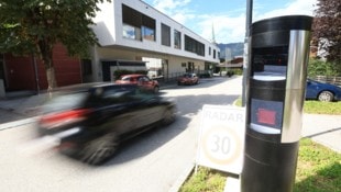 Einer von sieben Radargeräten in Kundl, die beide Fahrtrichtungen abdecken.