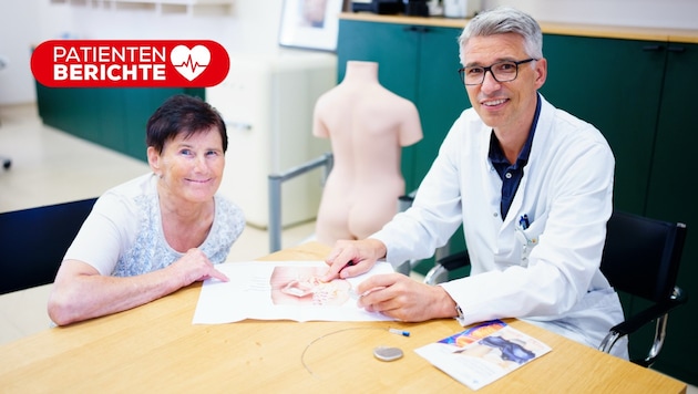 Patientin Silvia Stechauner und Chirurg Prim. Priv.-Doz. Dr. Stefan Riss erklären den ...