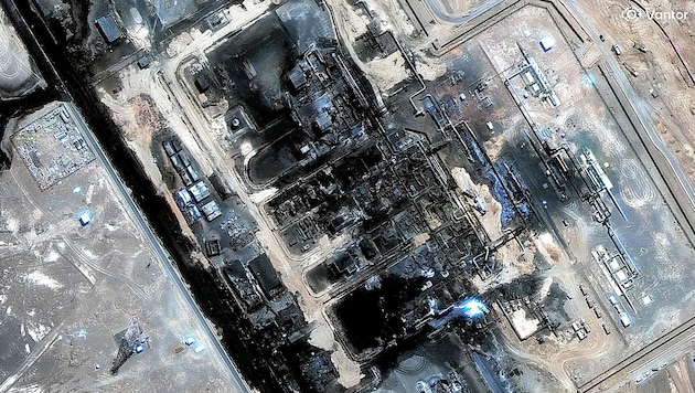 Offenbar sind sogar zwei Pumpstationen der saudischen Pipeline getroffen worden.