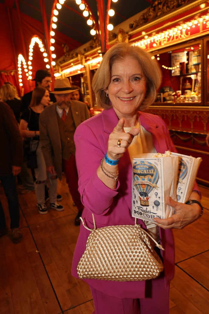 ORF-Generälin Ingrid Thurnher mit Verpflegung.