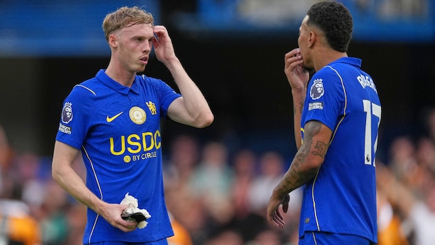 Cole Palmer (links) und Morgan Rogers vom FC Chelsea.