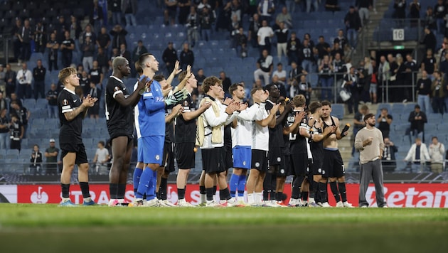 Die Sturm-Spieler ließen sich von den Fans feiern.